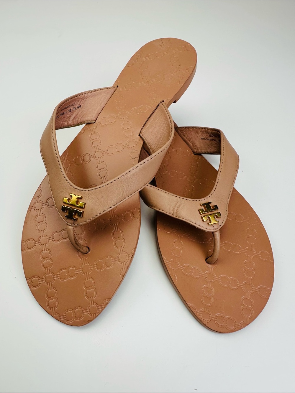 Tory Burch Monroe Beige Tan Leather Upper Thong Flip Flop Sandal Gold Logo - Picture 9 of 9